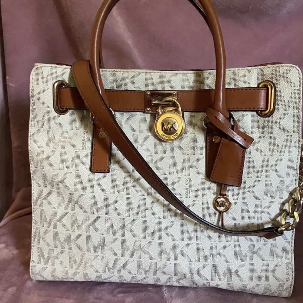 Michael Kors Large Logo Jet Set Crossbody/ Tote w/Lock & Key Accents